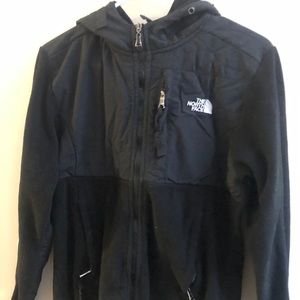 Black north face jacket w/hood